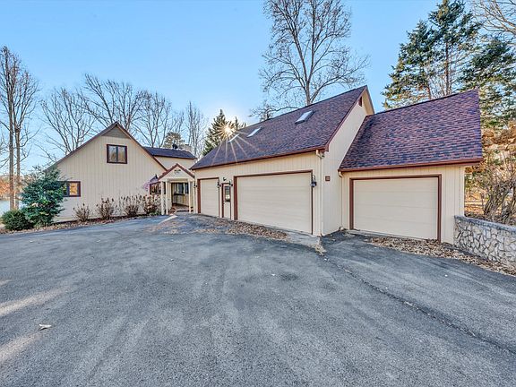 2nd image of 1200 Parkside Dr