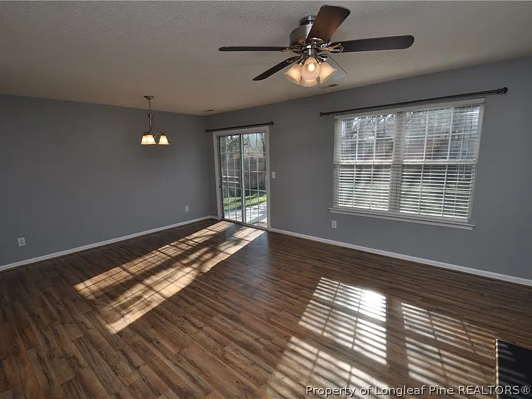 202 Thorncrest Dr — Photo 3
