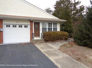 2 Snowberry Ln #B, Manchester Township, NJ 08759