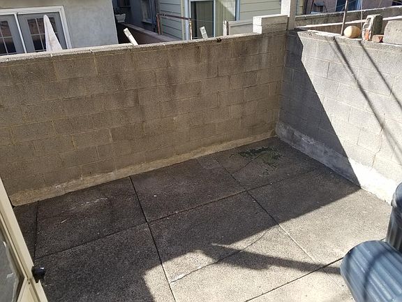 3rd image of 2014 S Hutchinson St