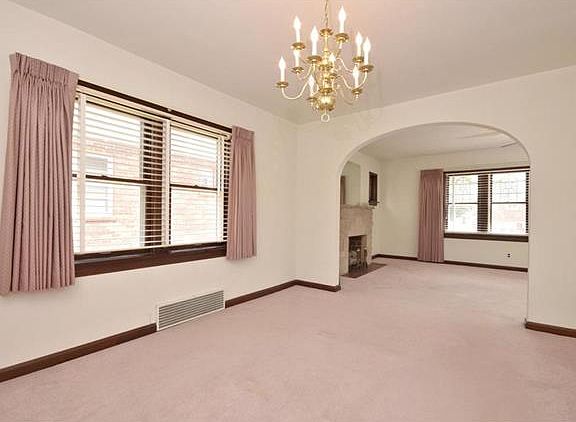 4th image of 9037 Philo Ave