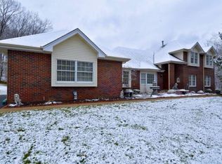 1836 Kehrswood Dr, Chesterfield, MO 63005