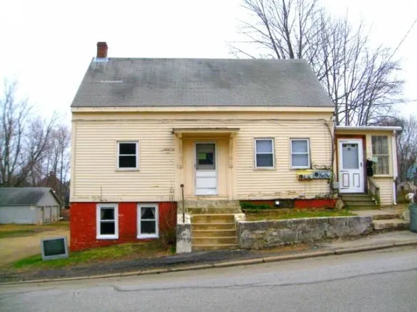 82 Franklin St, Somersworth, NH 03878