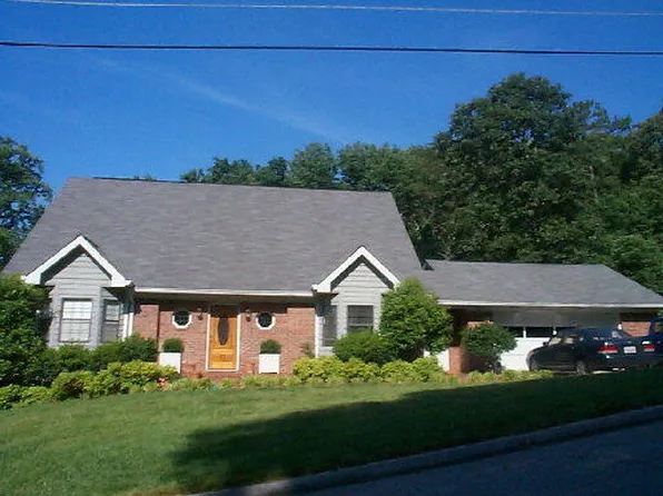 1822 Mountain Bay Dr, Hixson, TN 37343