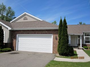 1377 S Village Cir, Kalamazoo, MI 49009