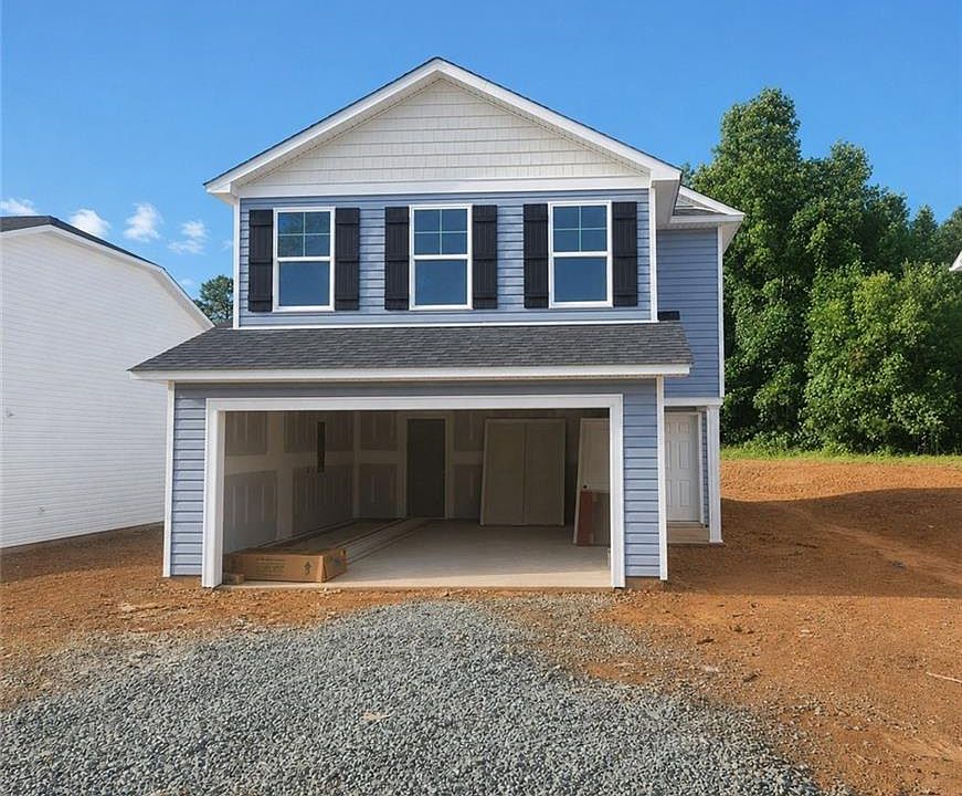 1st image of 102 Longview St
