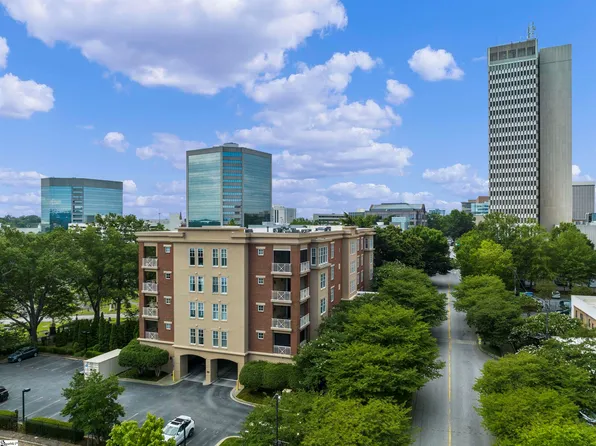 400 N Main St APT 401, Greenville, SC 29601