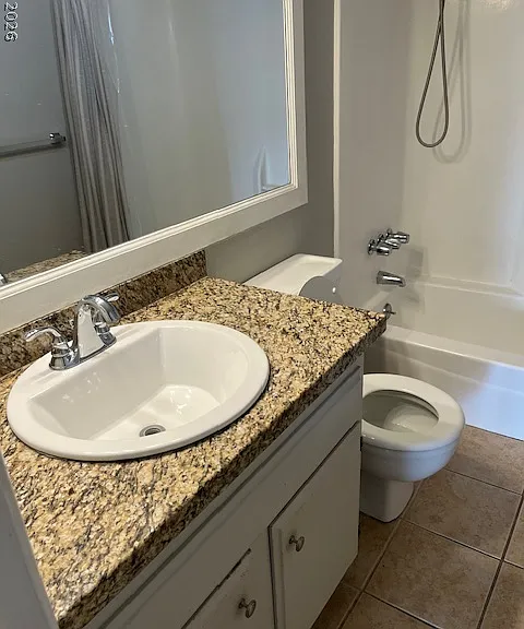 870 Avenue B #205 — Photo 9