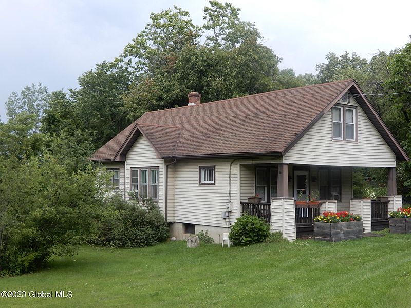 3rd image of 5 Russell Court