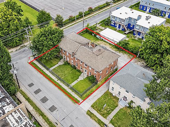 2nd image of 1292 Court Ave