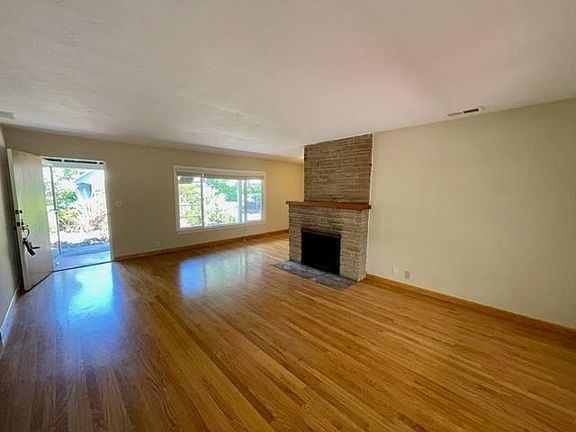 3rd image of 3852 Magnolia Dr