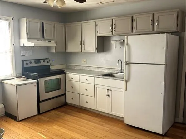 424 Smithfield Ave APT 6, Pawtucket, RI 02860