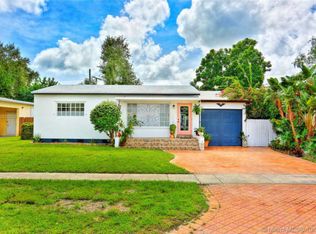 260 NE 169th St, North Miami Beach, FL 33162