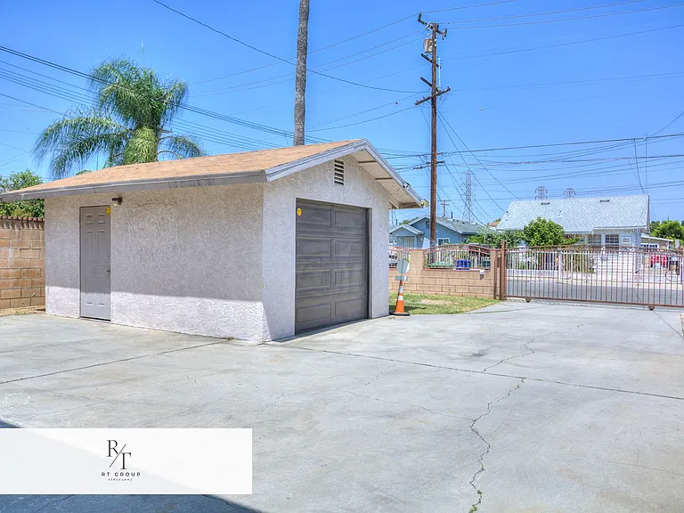 3045 Charlotte Ave — Photo 39