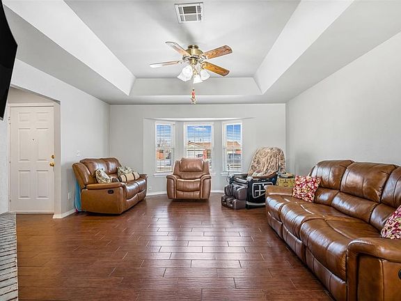 5th image of 238 W Strasburg Way