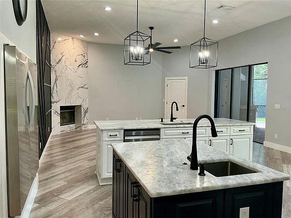 4th image of 126 Old Oak Cir