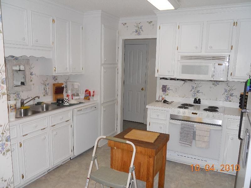 2nd image of 182 Mossborough Dr