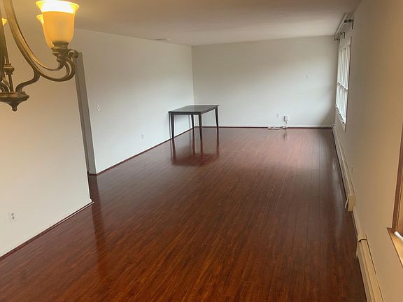 3rd image of 2449 1st St Floor 2