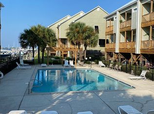 924 Delchamps Ave #5-D, Dauphin Island, AL 36528
