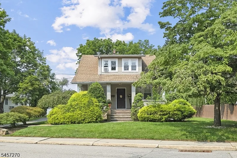 124 Weinmanns Blvd #2