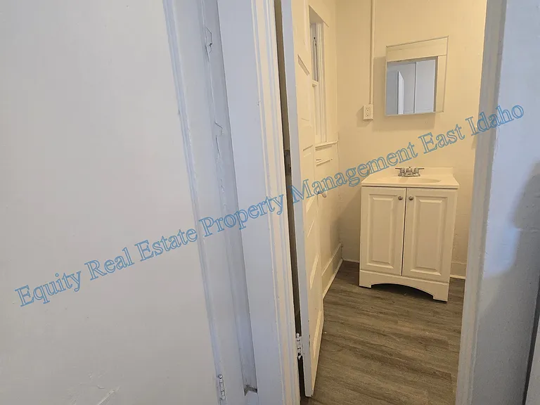 815 E Clark St #5 — Photo 7