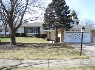 8S122 Washington St, Darien, IL