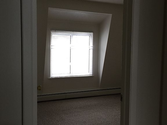 3rd image of 208 W Washington St APT 6