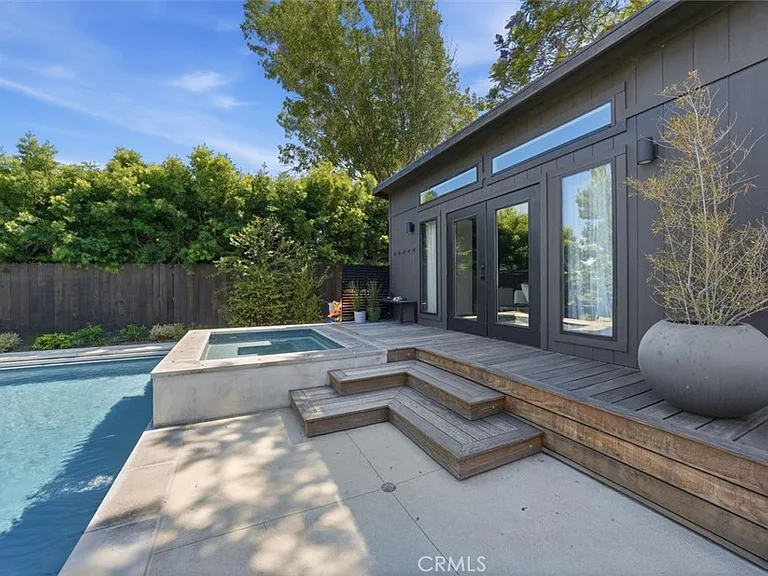 1720 Voorhees Ave — Photo 24