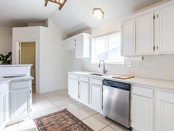 4th image of 1449 Mayflower Ln