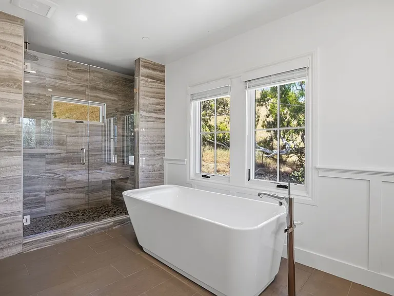 16010 Carey Ln — Photo 23