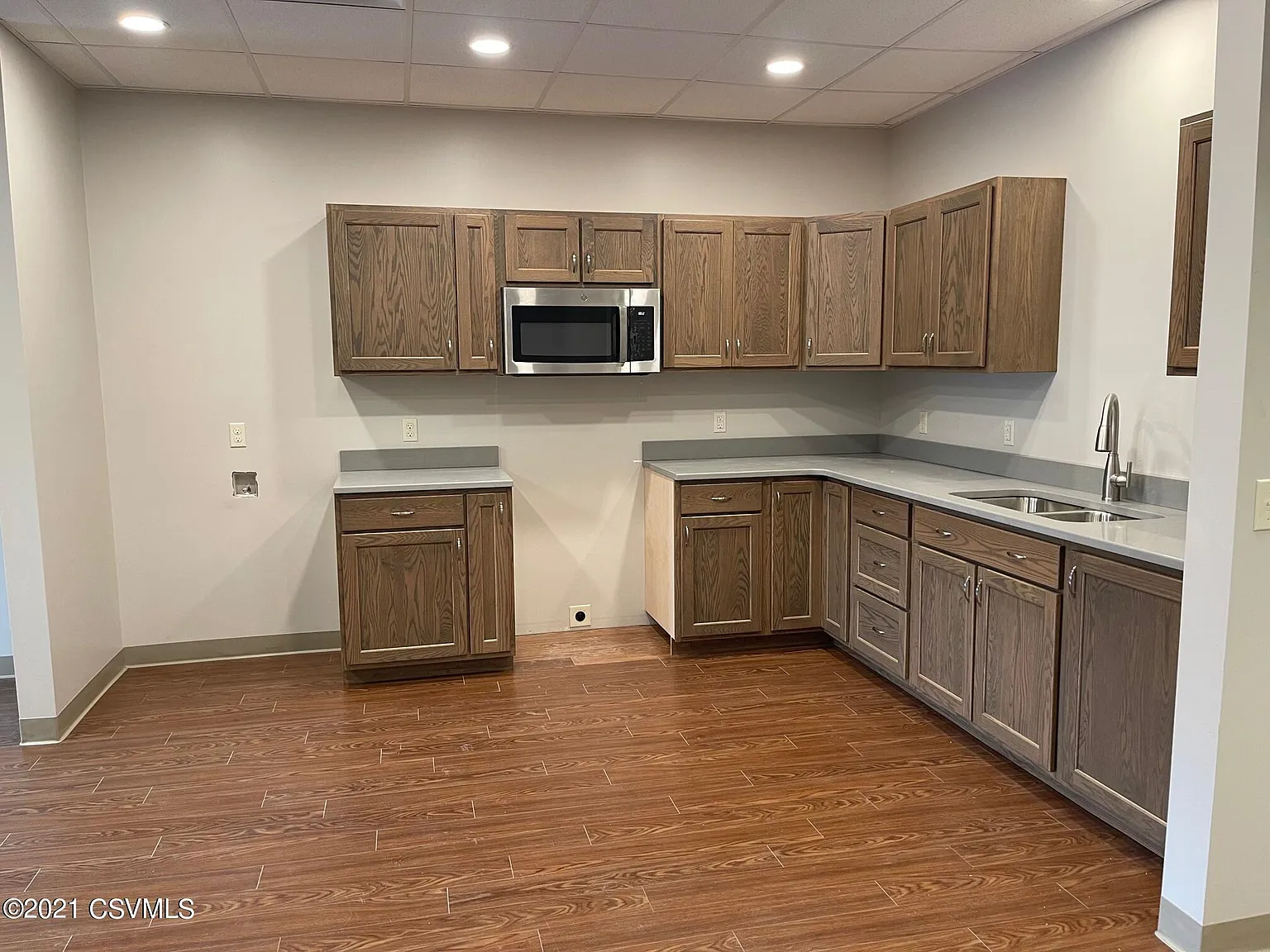 2 bed, 1000 sqft, $950 — Photo 2