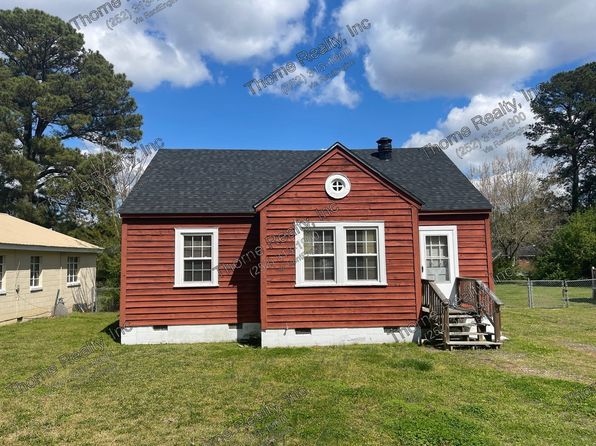 2233 Oak Dr