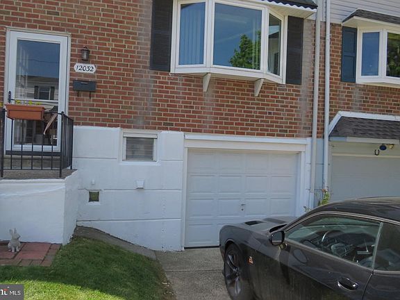 3rd image of 12032 Farwell Rd