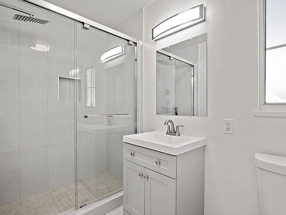 4th image of 4920 Cahuenga Blvd Unit 1/2