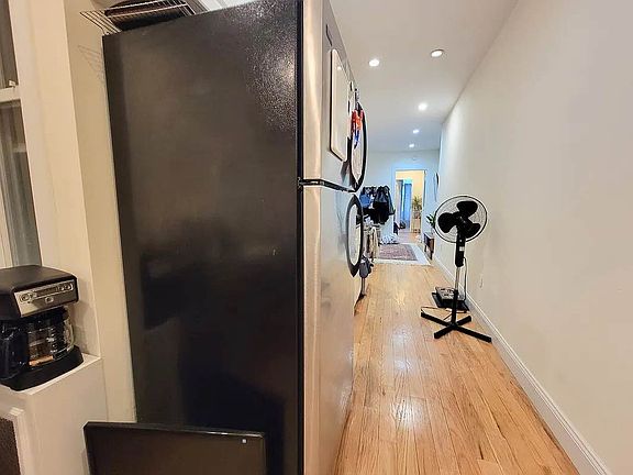 4th image of 435 W 43rd St APT 4W