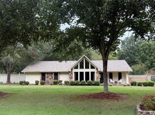 113 Woodson St, Bruce, MS 38915