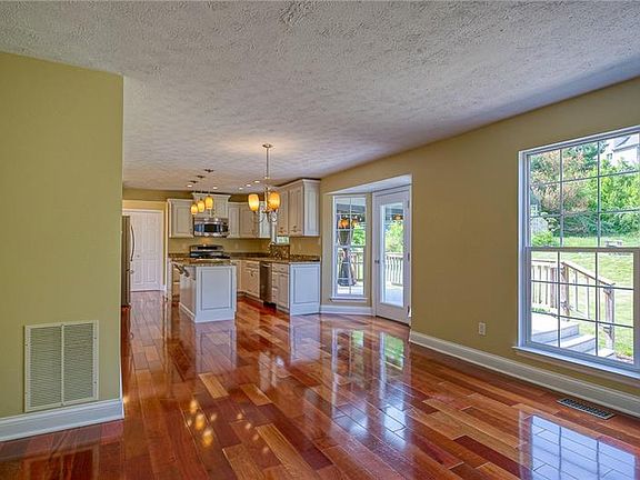 5th image of 8017 Saddlewood Dr