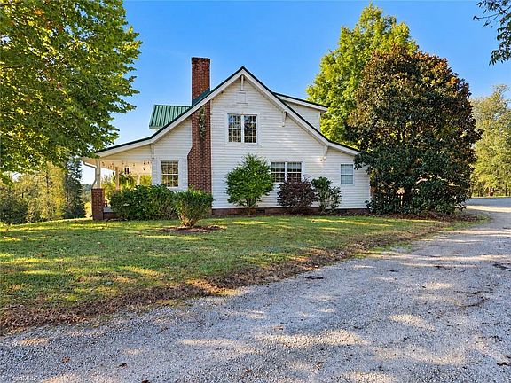 3rd image of 1198 Jackson Rd #6