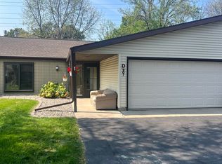 907 Jacobsen Rd UNIT D, Neenah, WI 54956