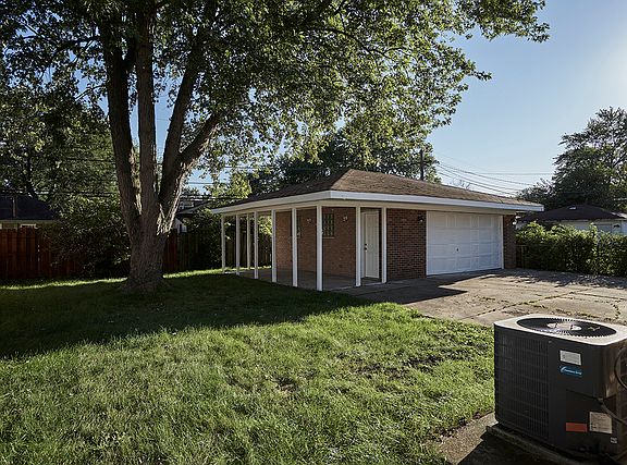 2nd image of 703 E 154th Pl