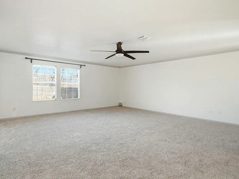 414 Spruce Breeze — Photo 18