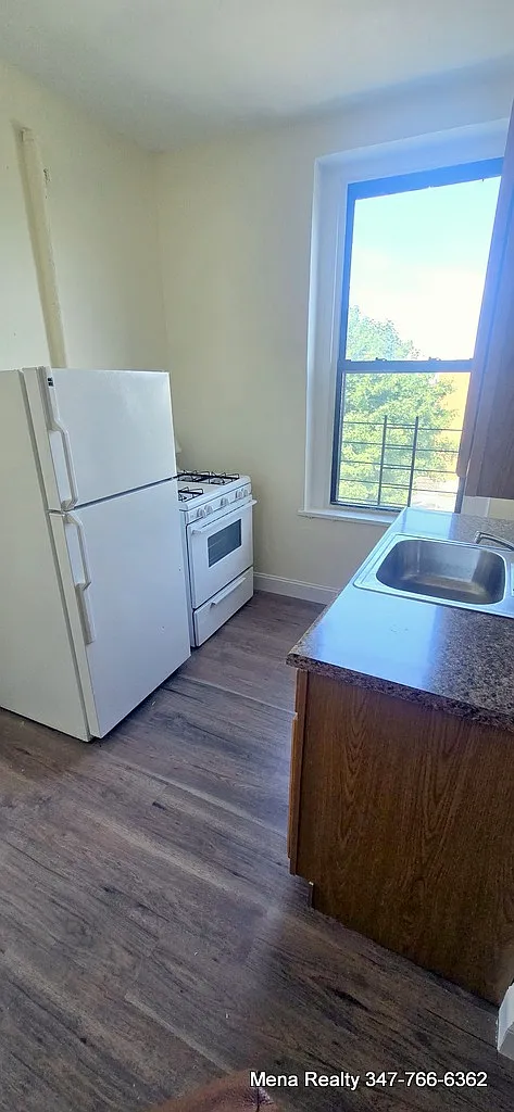 3 bed, $3,493 — Photo 4