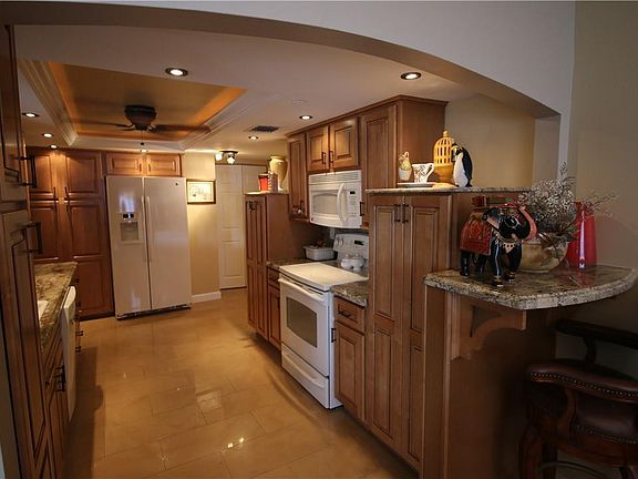 2nd image of 3200 N Port Royale Drive #601