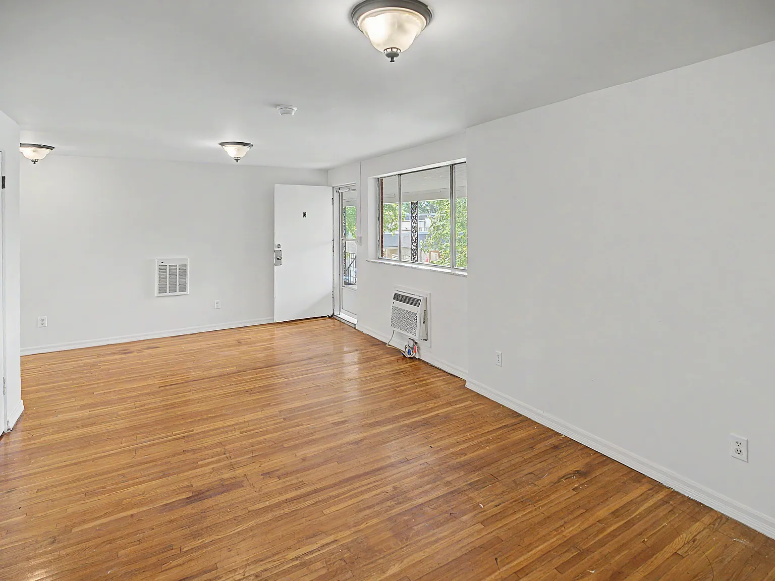 2 bed, 625 sqft, $1,100 — Photo 3