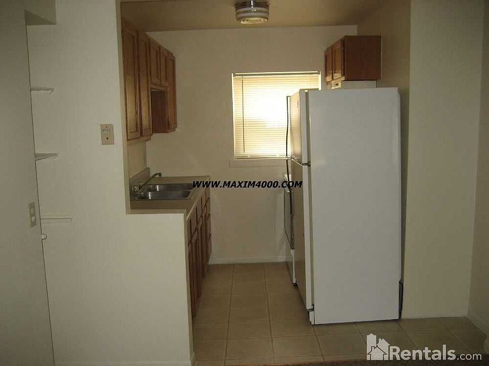 2nd image of 943 Rood Ave APT 1