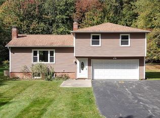 4293 Wayne Rd, Mantua, OH 44255