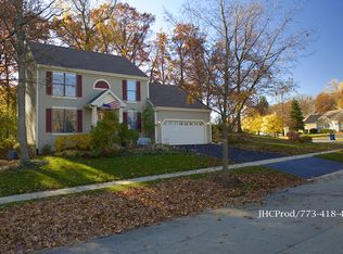 725 Hackberry Ct, Bartlett, IL 60103