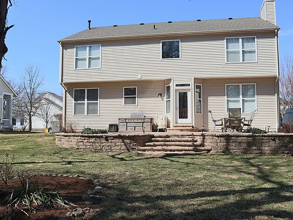 2nd image of 1147 Beverly Dr