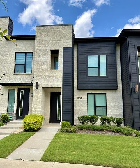 1752 Thornton Dr — Photo 1