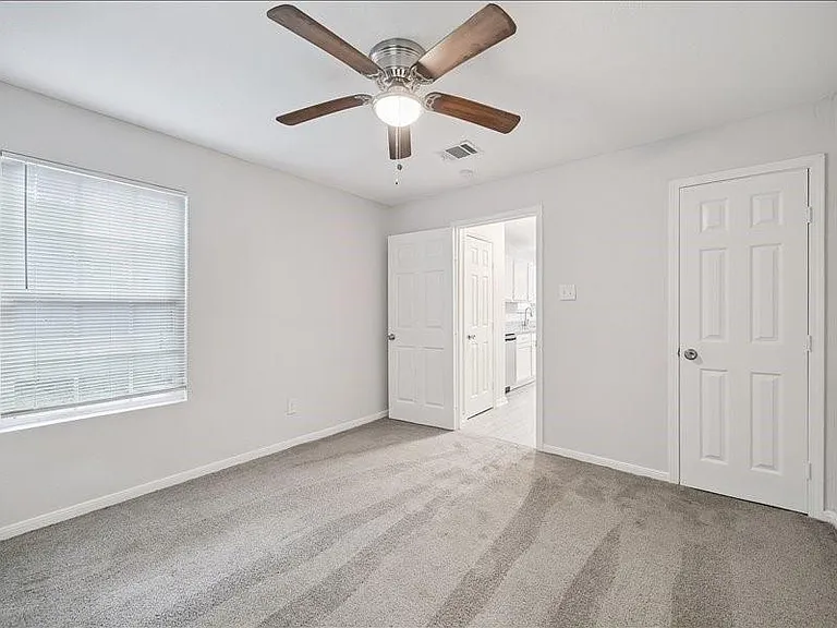 820 Texas St — Photo 5